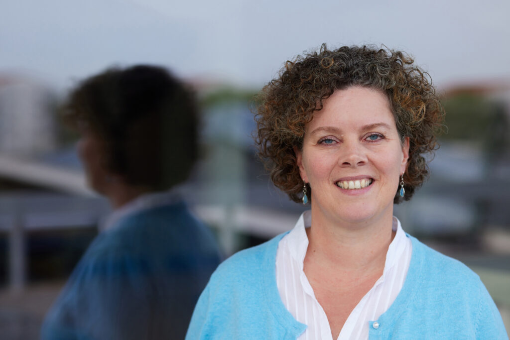  https://www.mannaertsappels.nl/wp-content/uploads/2024/04/Angela-van-Hoesel_informeel_HR-scaled.jpg