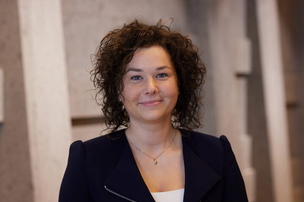  https://www.mannaertsappels.nl/wp-content/uploads/2024/04/Julianne-Leerentveld_informeel_HR-scaled.jpg