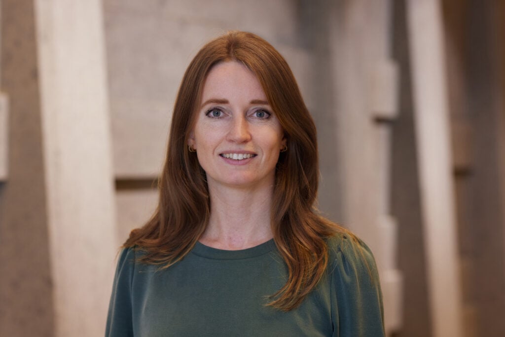  https://www.mannaertsappels.nl/wp-content/uploads/2024/04/Sabine-van-Loon_informeel_HR-scaled.jpg